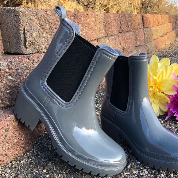 New! Rubber Short Rain Boot with Heel In Grey - Picture 2 of 8